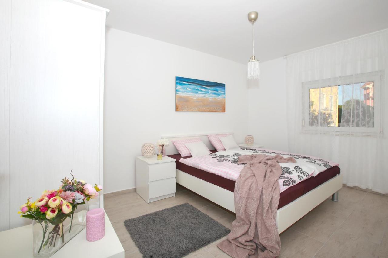 Apartments Melin Malinska Eksteriør bilde
